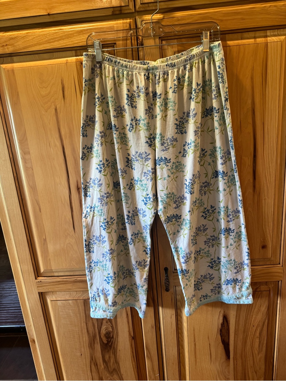 Garnet Hill Blue Floral Cropped Pajama Set - Picture 5 of 6